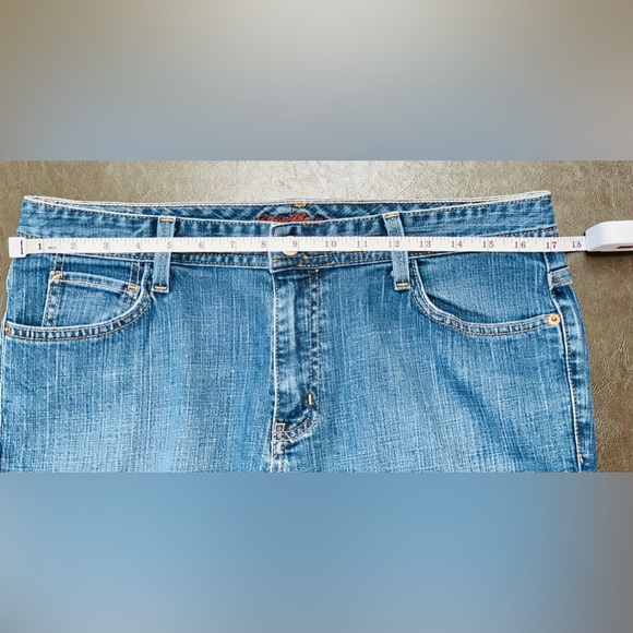 Eddie Bauer Women’s Boot-Cut Jeans, Size 12S. - Picture 2 of 9